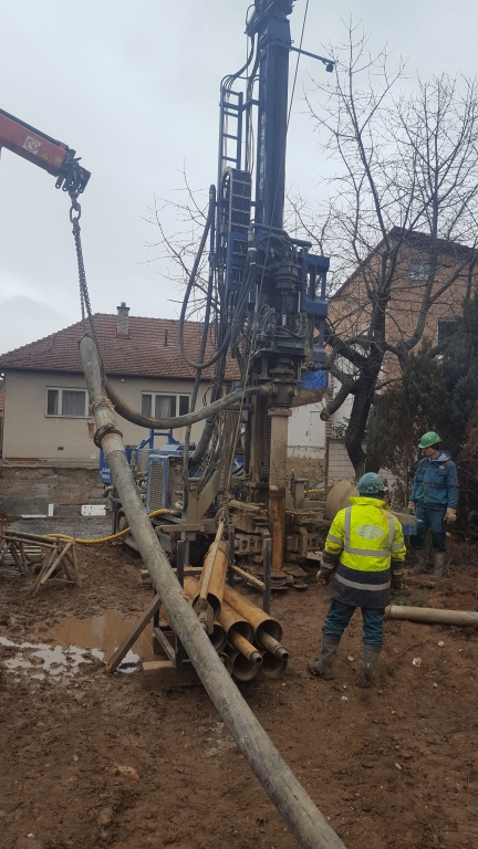 Zvětšit obrázek Jinačovice - vrtaná studna, hl. 60 m, duplexové vrtání v nesoudržných sedimentech
