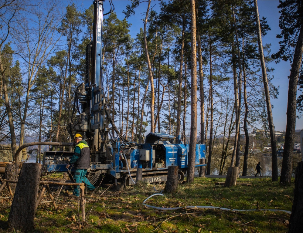 Zvětšit obrázek Bystrc - vrtaná studna, hl. 50 m