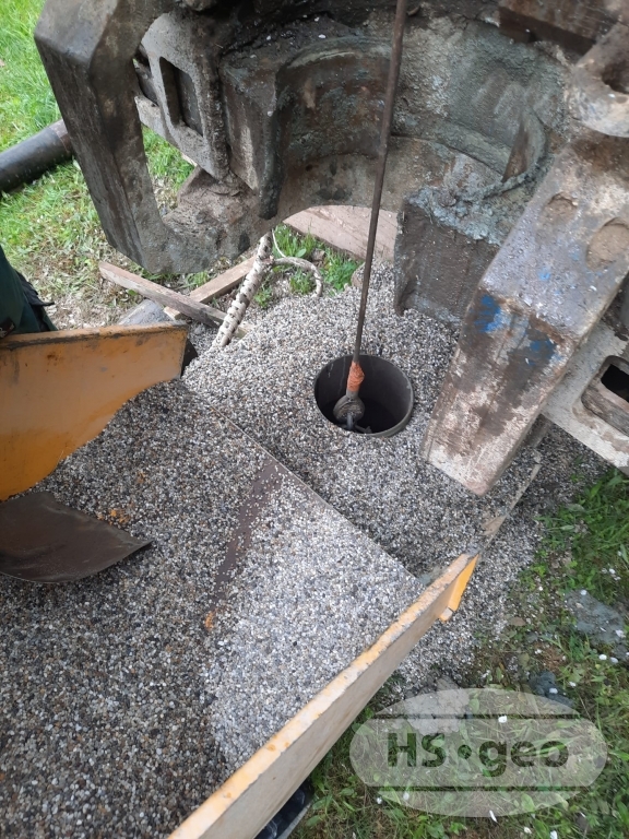 Obsyp vrtané studny praným kačírkem frakce 2-4 mm